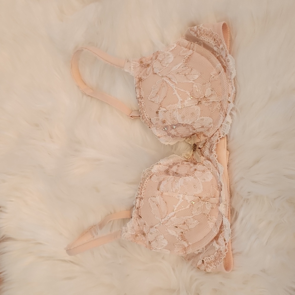 Victoria's Secret Body By Victoria Lined Demi Bra 32A